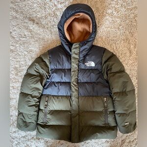 The North Face Green & Black Puffer Jacket with Hood, boys size S